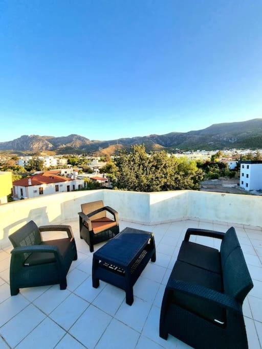 Gems'S Apartment - Luxury 3 Bedroom Penthouse With Pool Karavas  Exterior foto